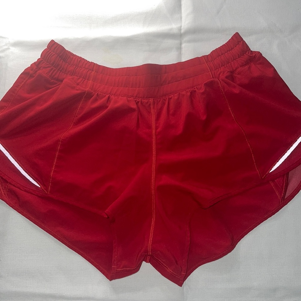Lululemon Hotty Hot Low-Rise Lined Short 2.5" Size 10